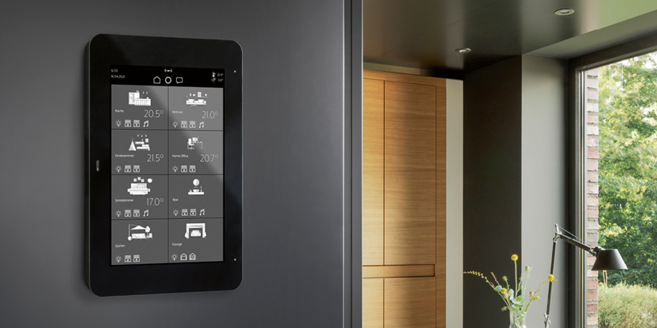 JUNG Smart Panel 8 bei Elektrobau Ludwig in Frankfurt am Main